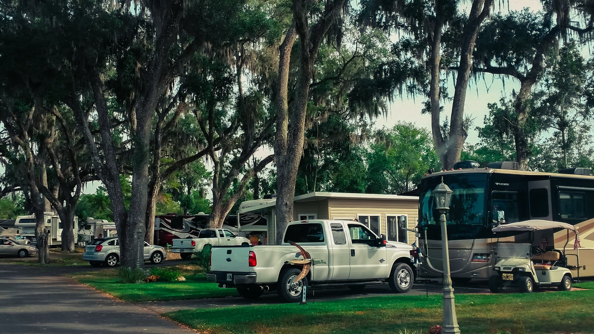 4 Star, 510 – 550 Sites, RV Resort