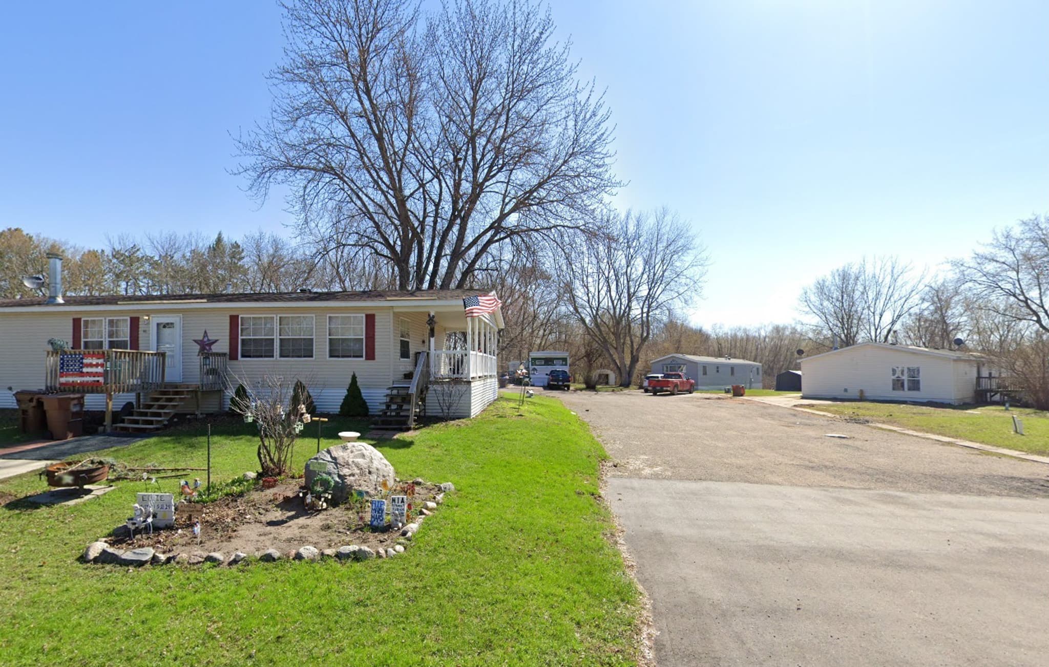 3 Star, 100+ Sites MHP in Twin Cities, MN MSA