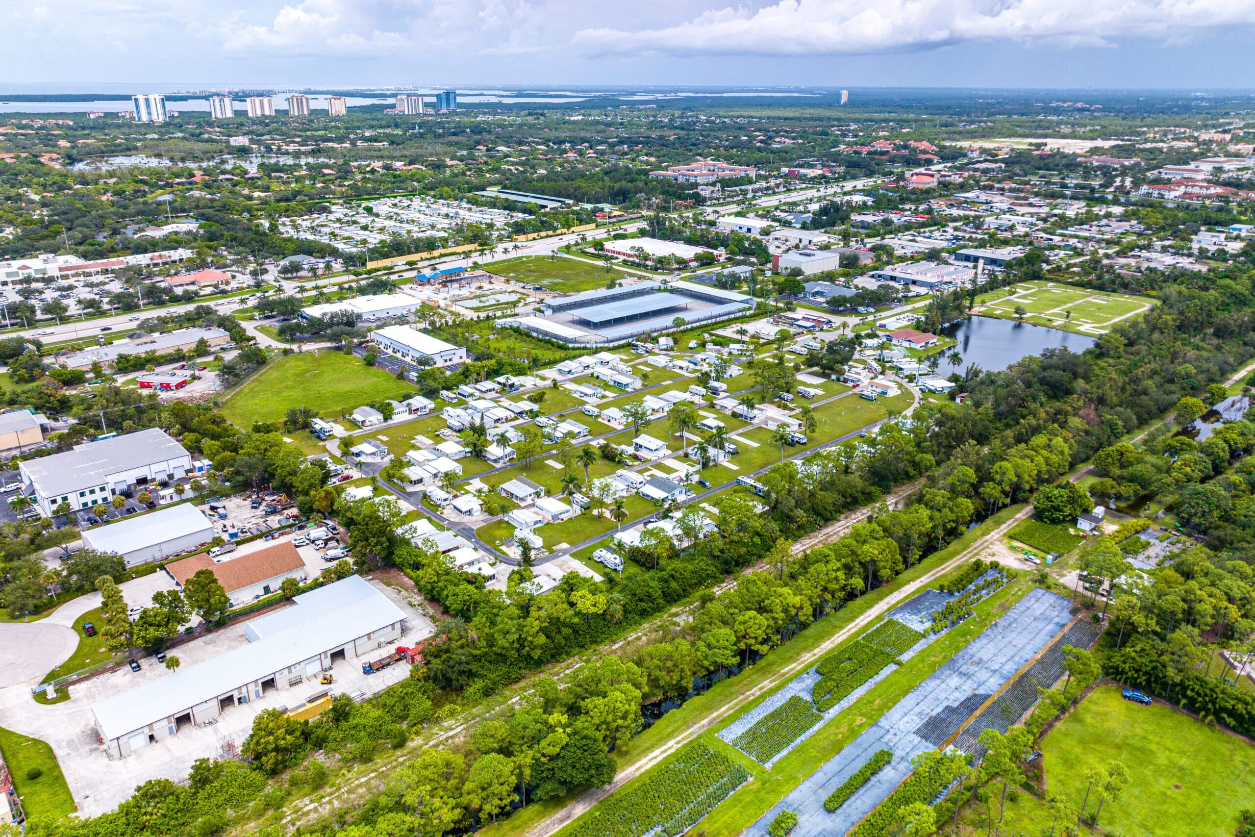 3 Star, 200 +/- Sites Southwest Florida RV Resort