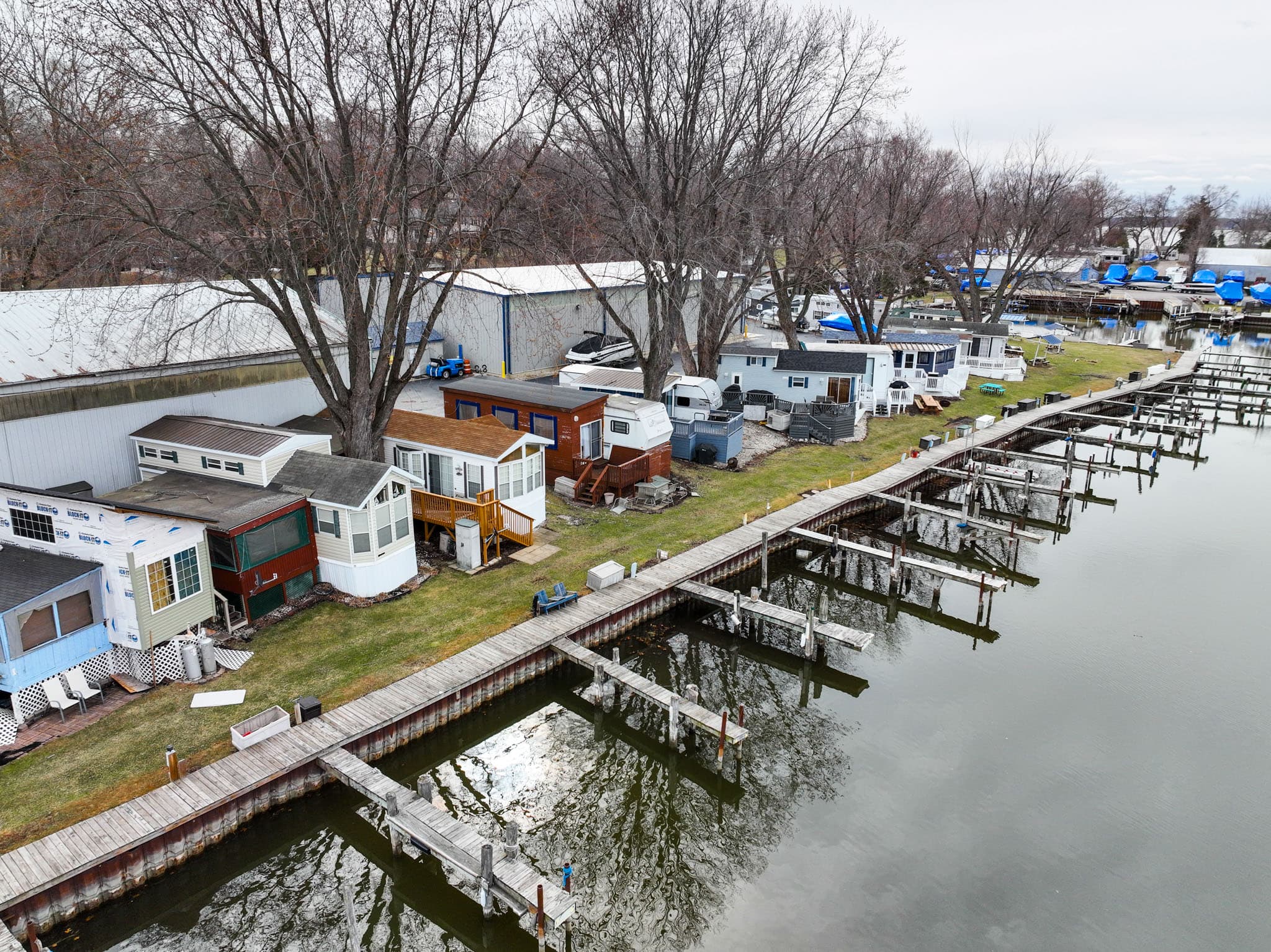 3.5 Star, 50-75 Sites Seasonal Park Model & Marina